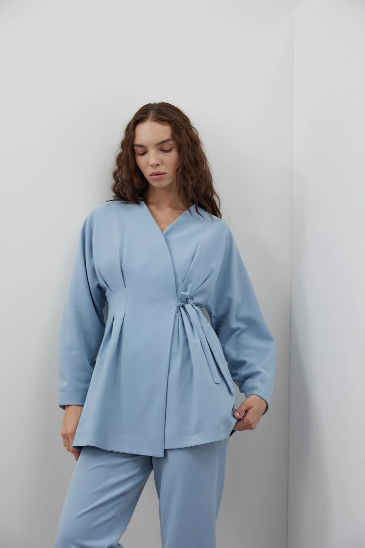 116-51-1 Alvin Suit - Image 1